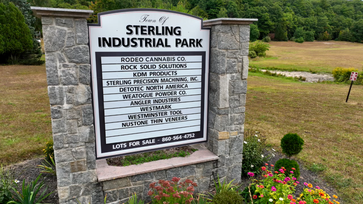 Sterling Industrial Park Sign 1-EDC